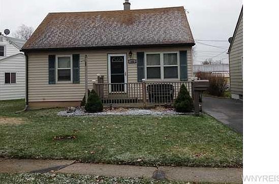 1st image of 182 E Grand Blvd