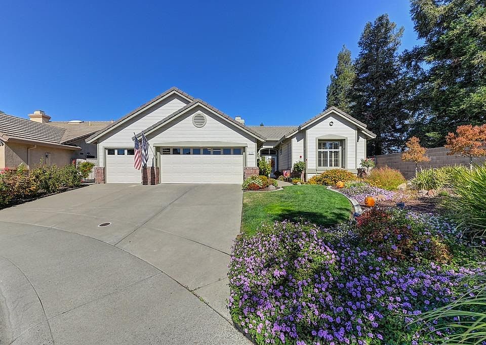 1st image of 425 Angelrock Ct