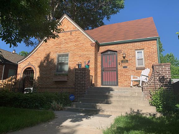 Front of house landlord covers yard maintenance and water!