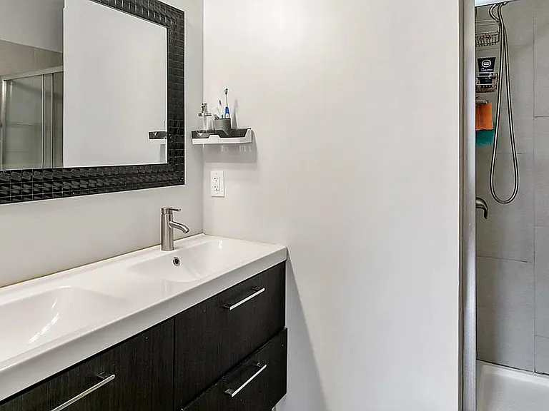 413 Fairmount Ave #2 — Photo 11