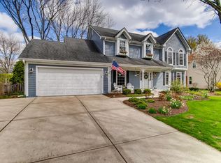 2029 Somerset Ln, Wheaton, IL
