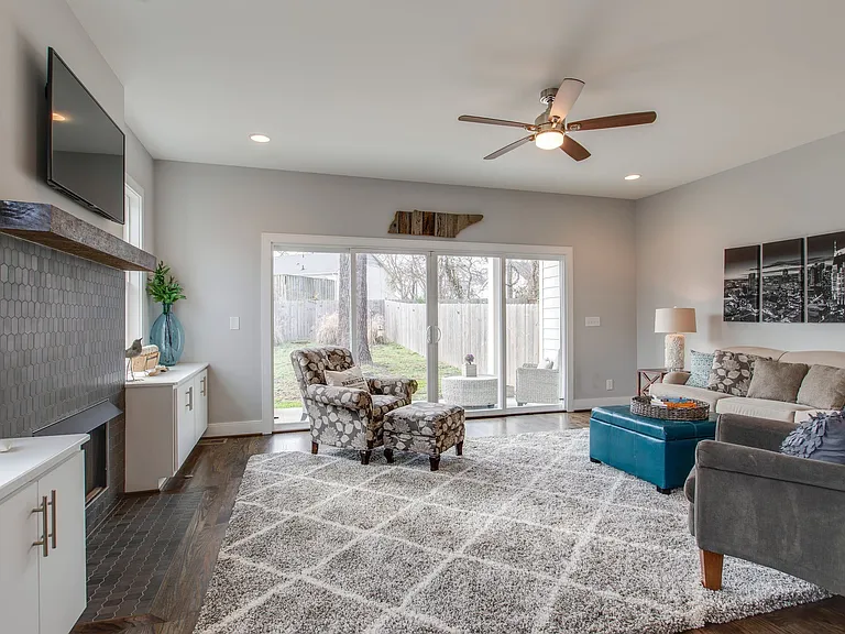 2815 W Kirkwood Ave #B — Photo 15