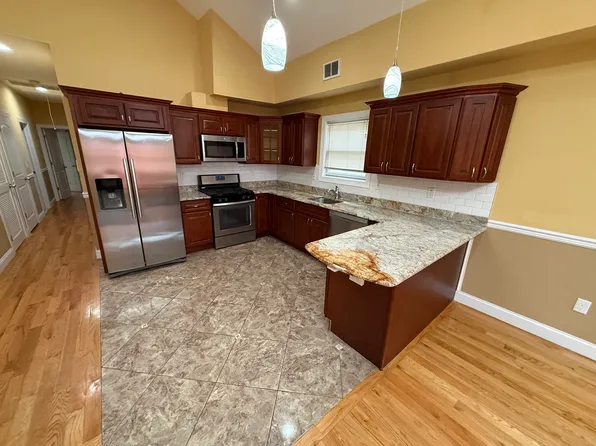 272 Seaview Ave Floor 2, Jersey City, NJ 07305
