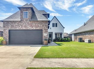 3238 Fairwood Ln, Lake Charles, LA 70607