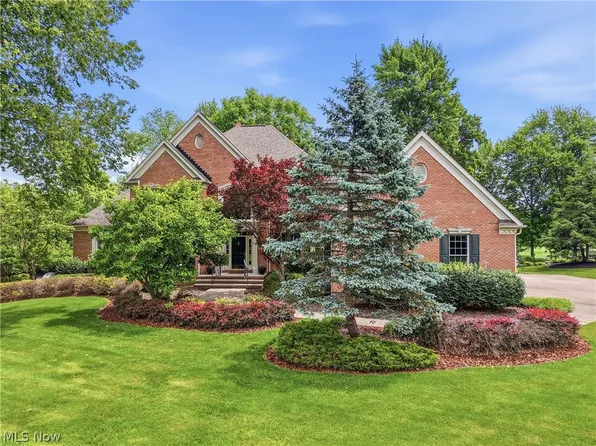 312 Aberdeen Ln, Aurora, OH 44202