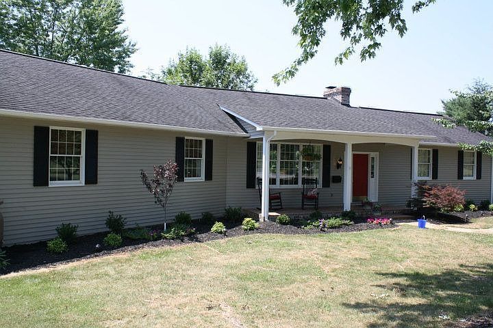 2nd image of 19 Plymouth Cir