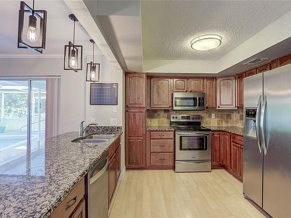 5th image of 6799 Carmelle Dr