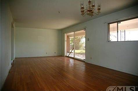 4th image of 4325 N Stanton St