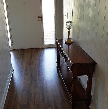 4th image of 307 W 11th St