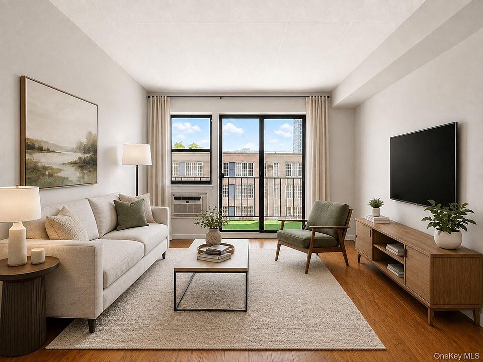1st image of 13935 35th Avenue #4B