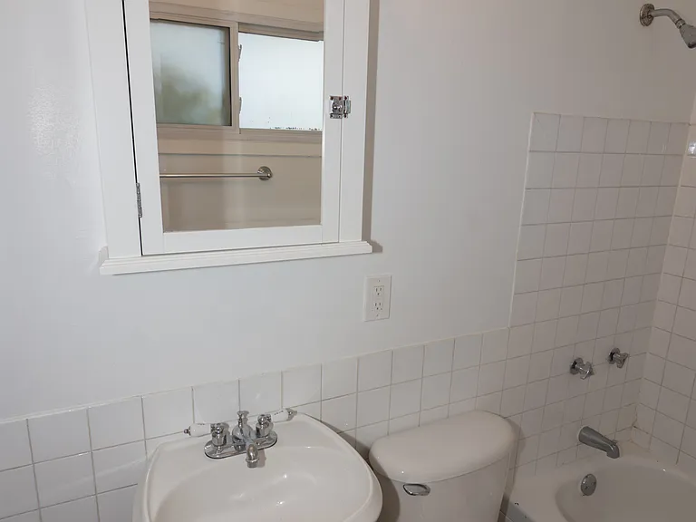 Stevens Square Apartments — Photo 108