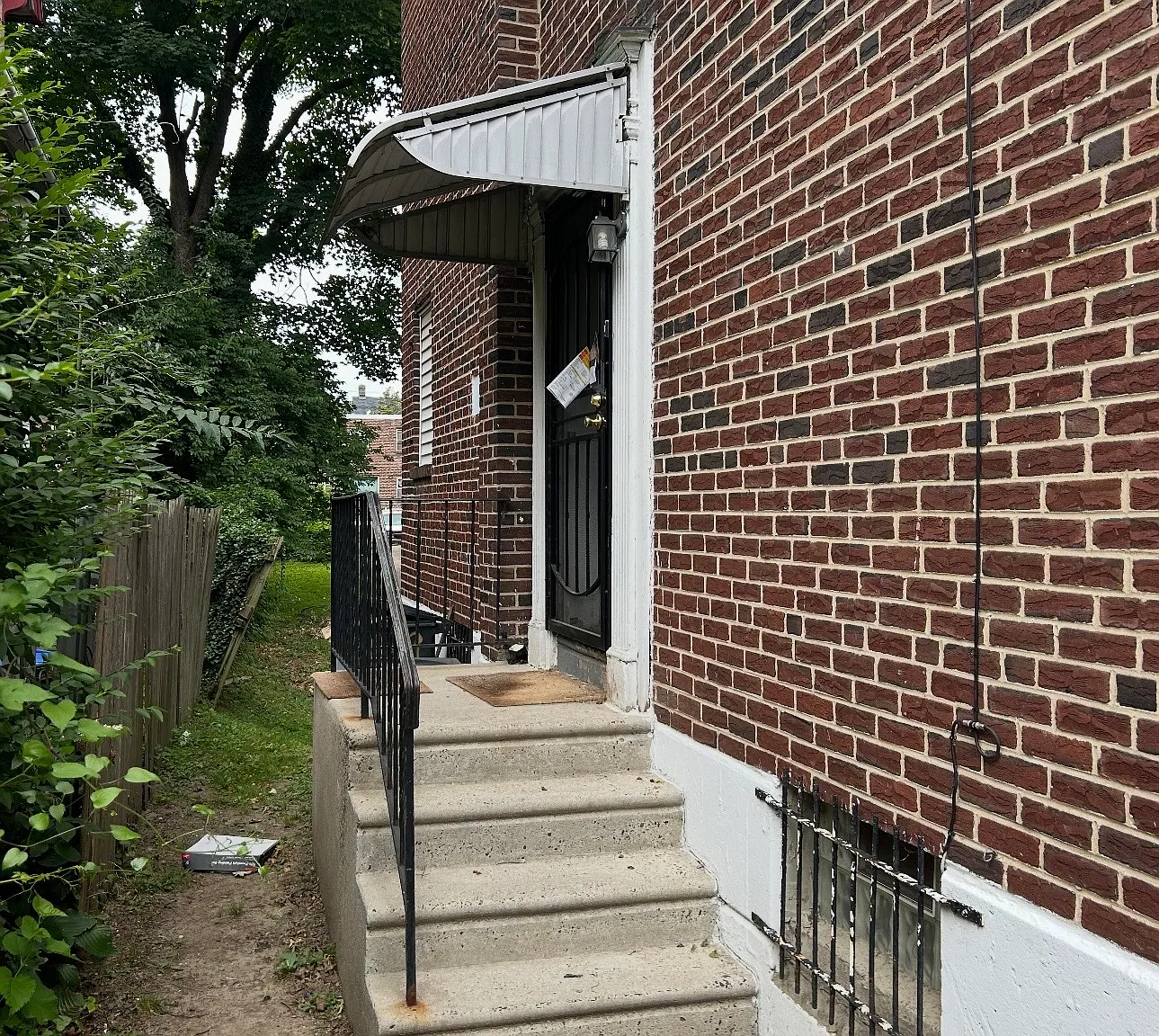 3 bed, 1188 sqft, $1,900 — Photo 2