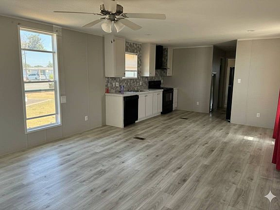 4th image of 272 Leaf Ln