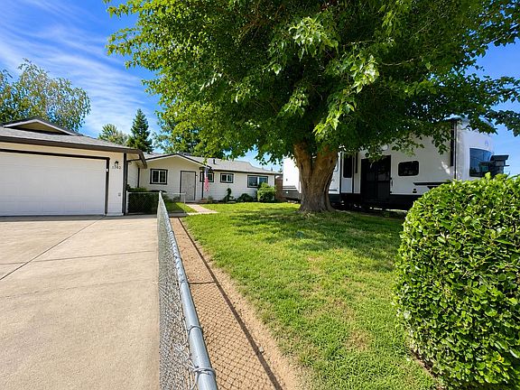 3rd image of 1162 Galaxy Dr