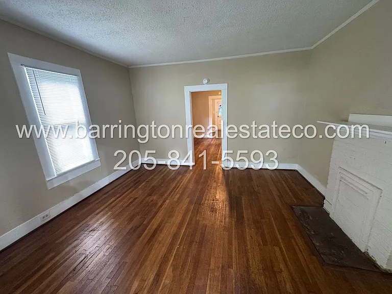 1917 Holbrook Ave — Photo 2