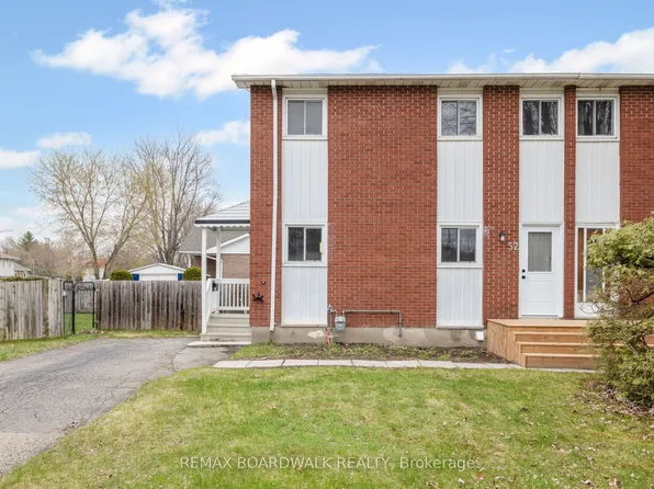 52 George Ave, Perth, ON K7H 2Y9