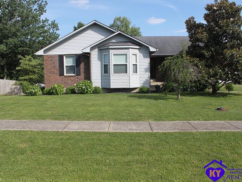 1st image of 304 Oak Valley Dr