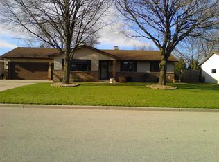 3042 W Roselawn Dr, Appleton, WI 54914