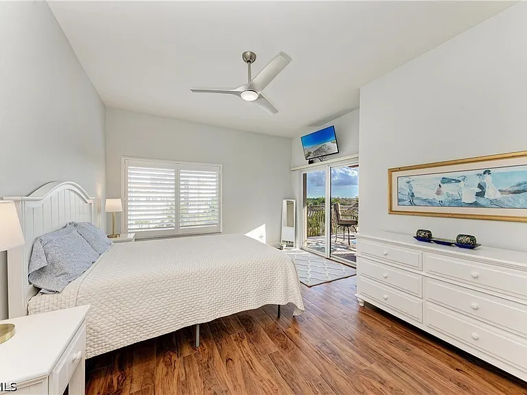 14813 Laguna Dr #401 — Photo 35