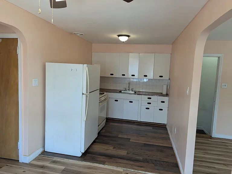 1914 Solly Ave #1 — Photo 4