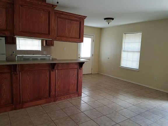 3rd image of 717 Jade St #B