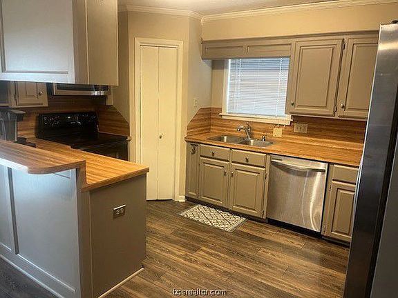 2nd image of 1106 Hardwood Ln