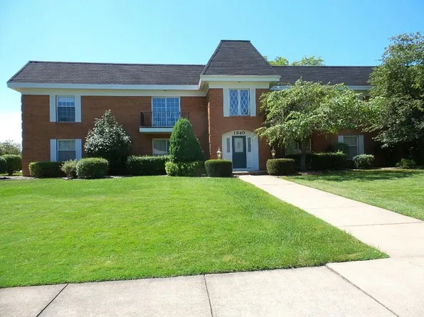 1640 Camellia Dr APT D2, Munster, IN 46321