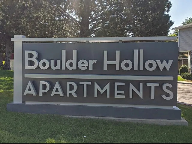 Boulder Hollow