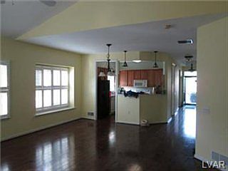 5th image of 169 Glenmoor Cir