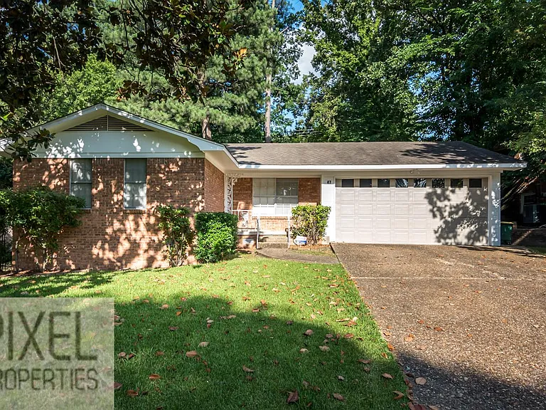 47 Flag Rd — Photo 1
