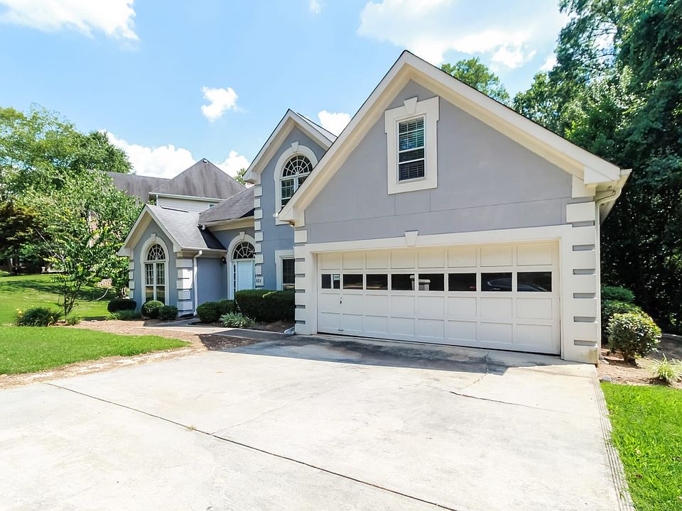 1st image of 521 Thornbush Trce