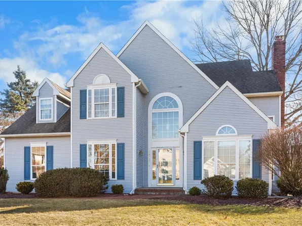 1805 Clarendon Dr, Easton, PA 18040