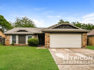 329 Iberis Dr, Arlington, TX 76018
