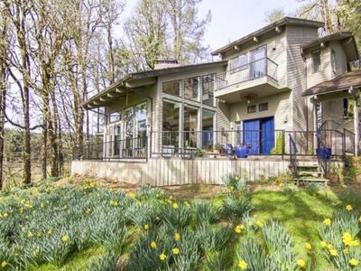 19300 SW Meadow View Dr, McMinnville, OR, 97128