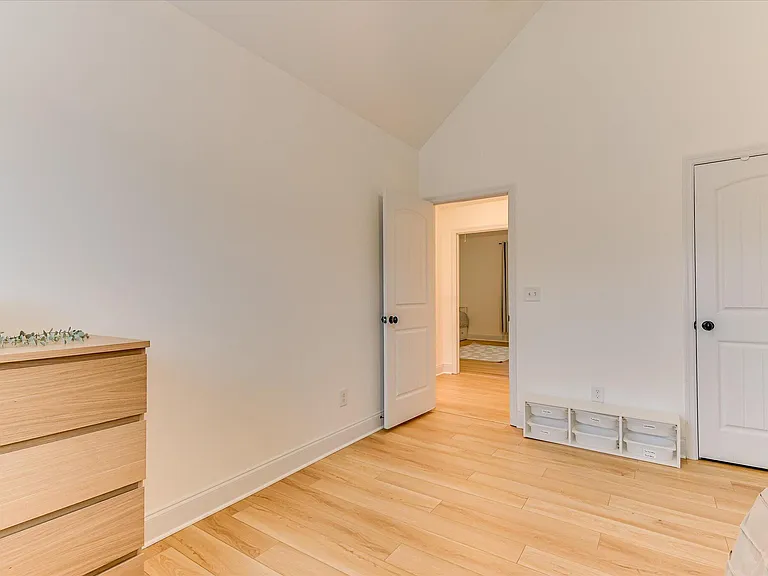 259 Wentworth Pl — Photo 39