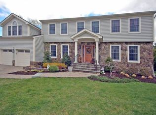50 Dodge Ct, Mahwah, NJ 07430