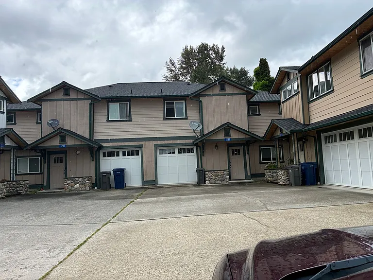 1235 E Fairhaven Ave — Photo 1