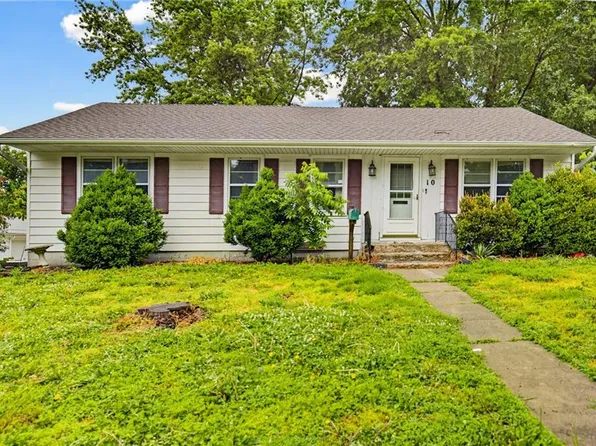 10 W 9th St, Carrollton, MO 64633