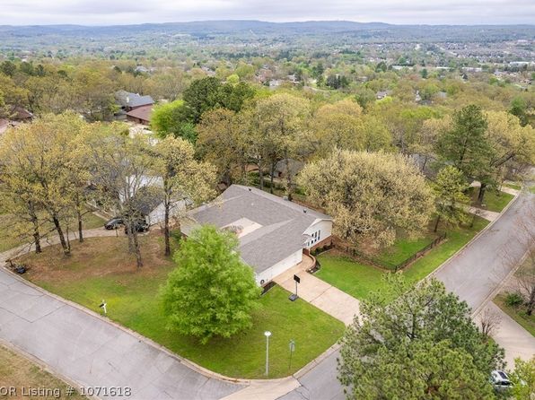 1305 Hidden Valley St, Van Buren, AR 72956
