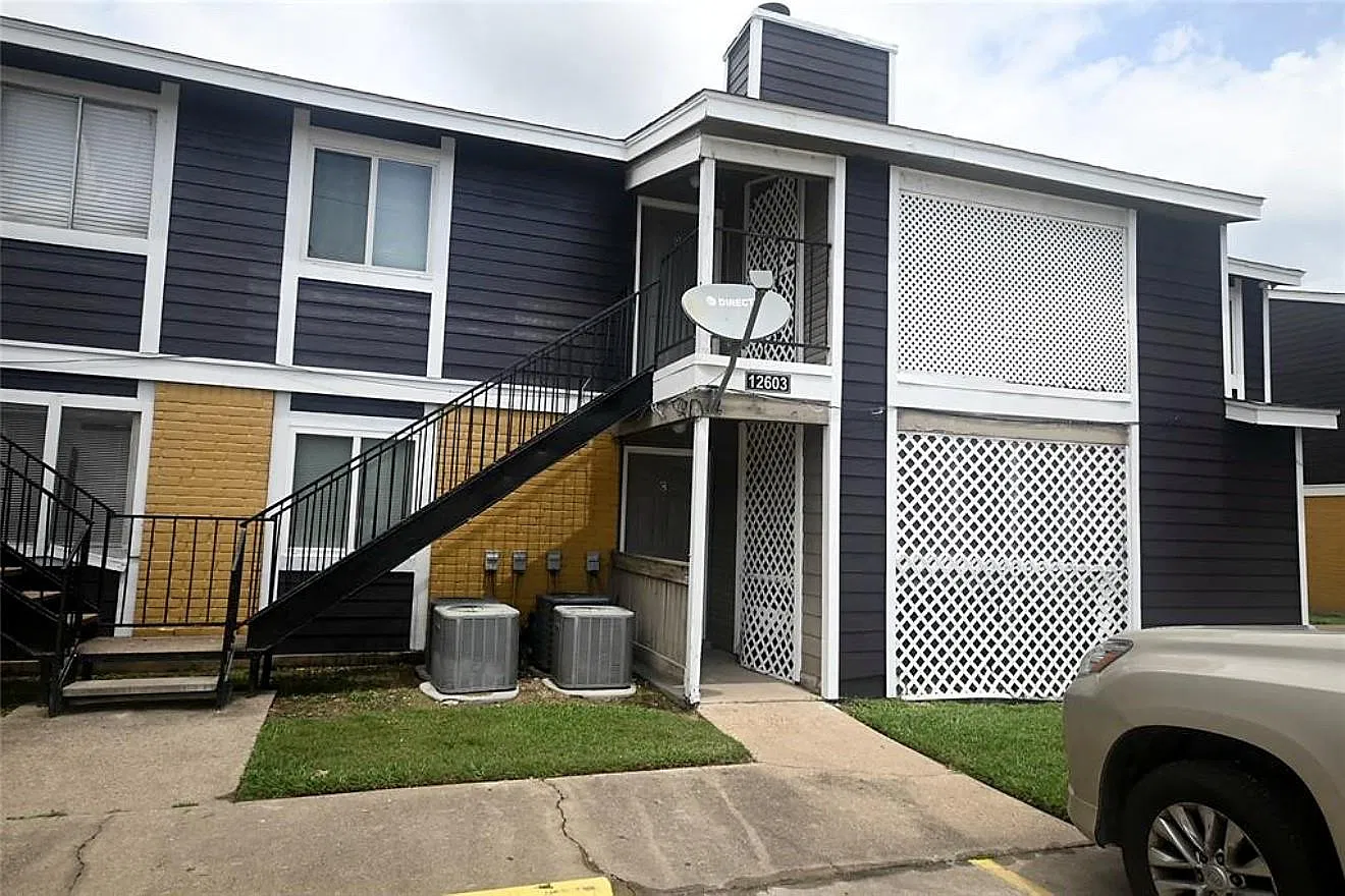 2 bed, 2.0 bath, 4272 sqft, $1,350 — Photo 2