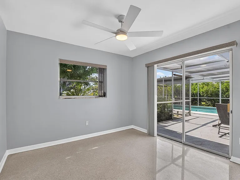 200 NW 11th Ave — Photo 51