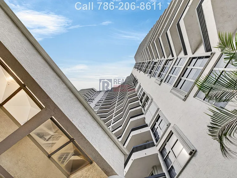 3400 NE 192nd St #1402 — Photo 37