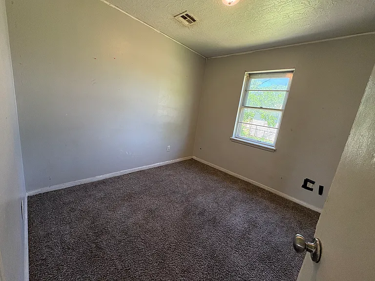 6921 Sears Ter — Photo 7
