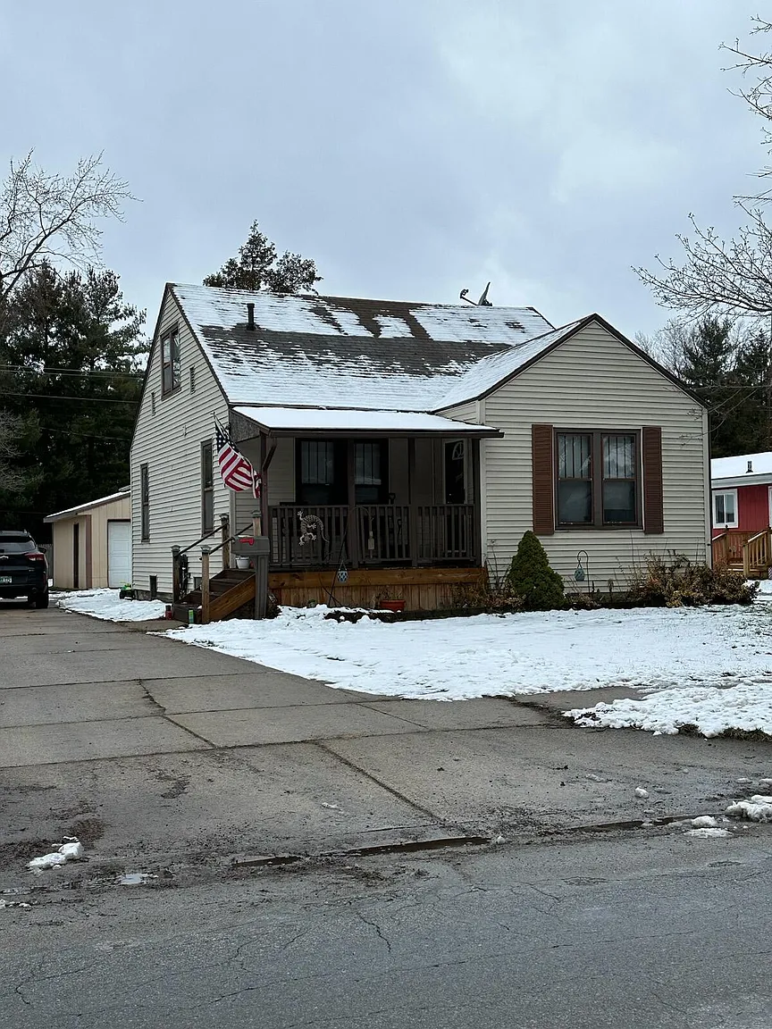 908 N Main St photo 1