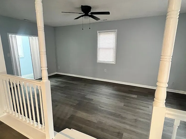 1329 Hunters Rd — Photo 7