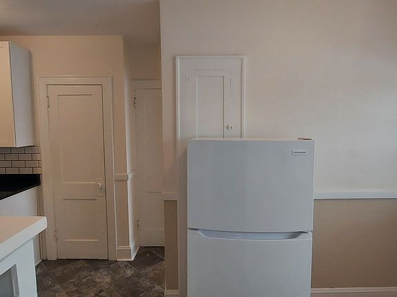 4th image of 451 Fairview Ave N #201