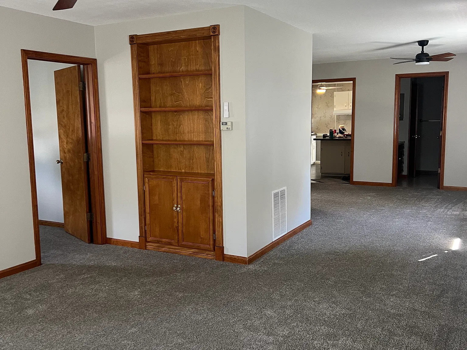 4 bed, 1372 sqft, $1,200 — Photo 4