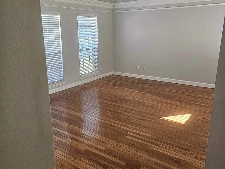 2423 Manorwood St — Photo 4