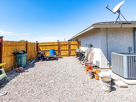 3rd image of 2845 Hidden Valley Ln