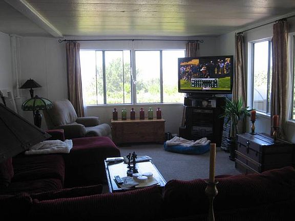 3rd image of 121 Seashore Dr